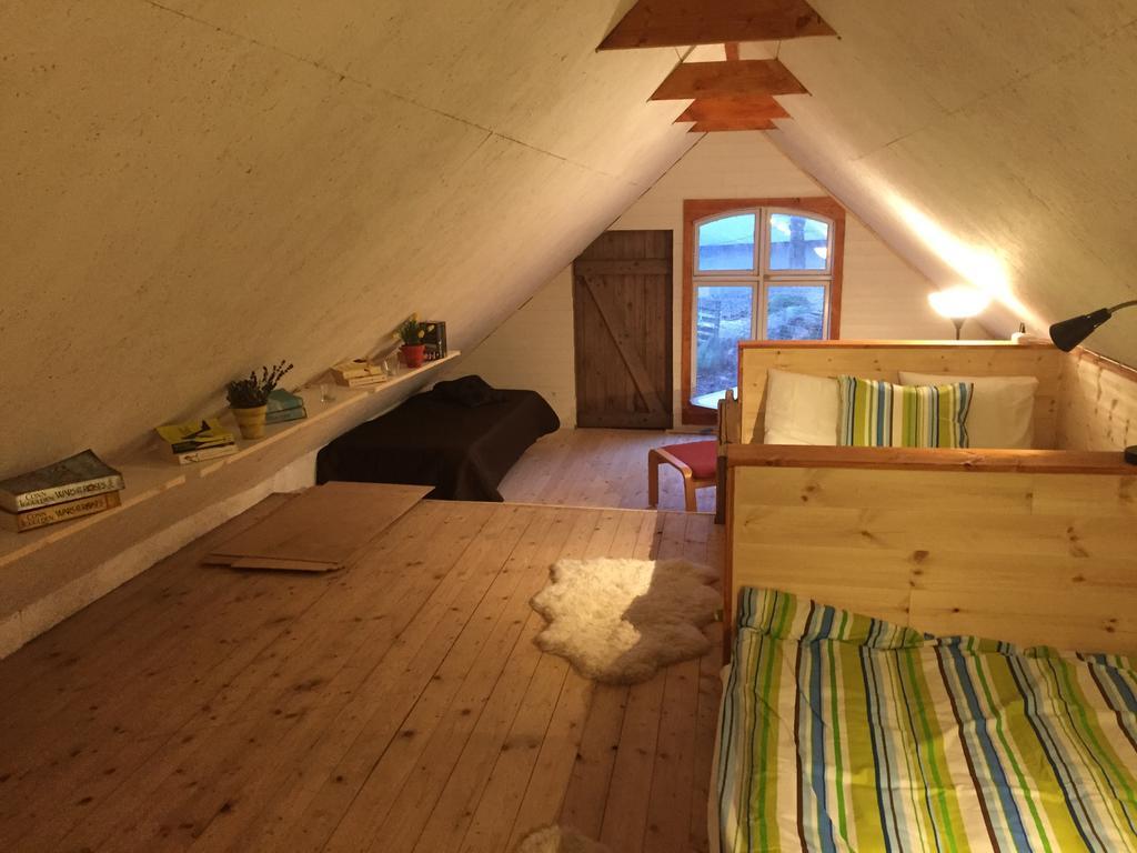 Farm Stay Happy Dogs Ranch Veberod Phòng bức ảnh